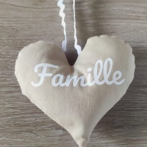 Suspension à la lavande en forme de cœur avec mot Famille