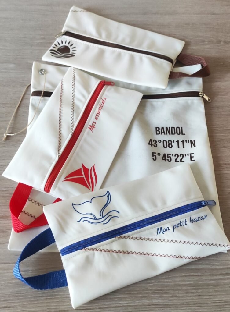 Pochette et trousses artisanales en voile de bateau recyclée